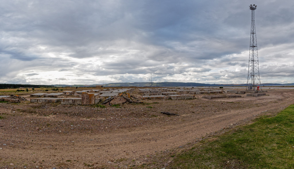 geograph-5534796-by-valenta